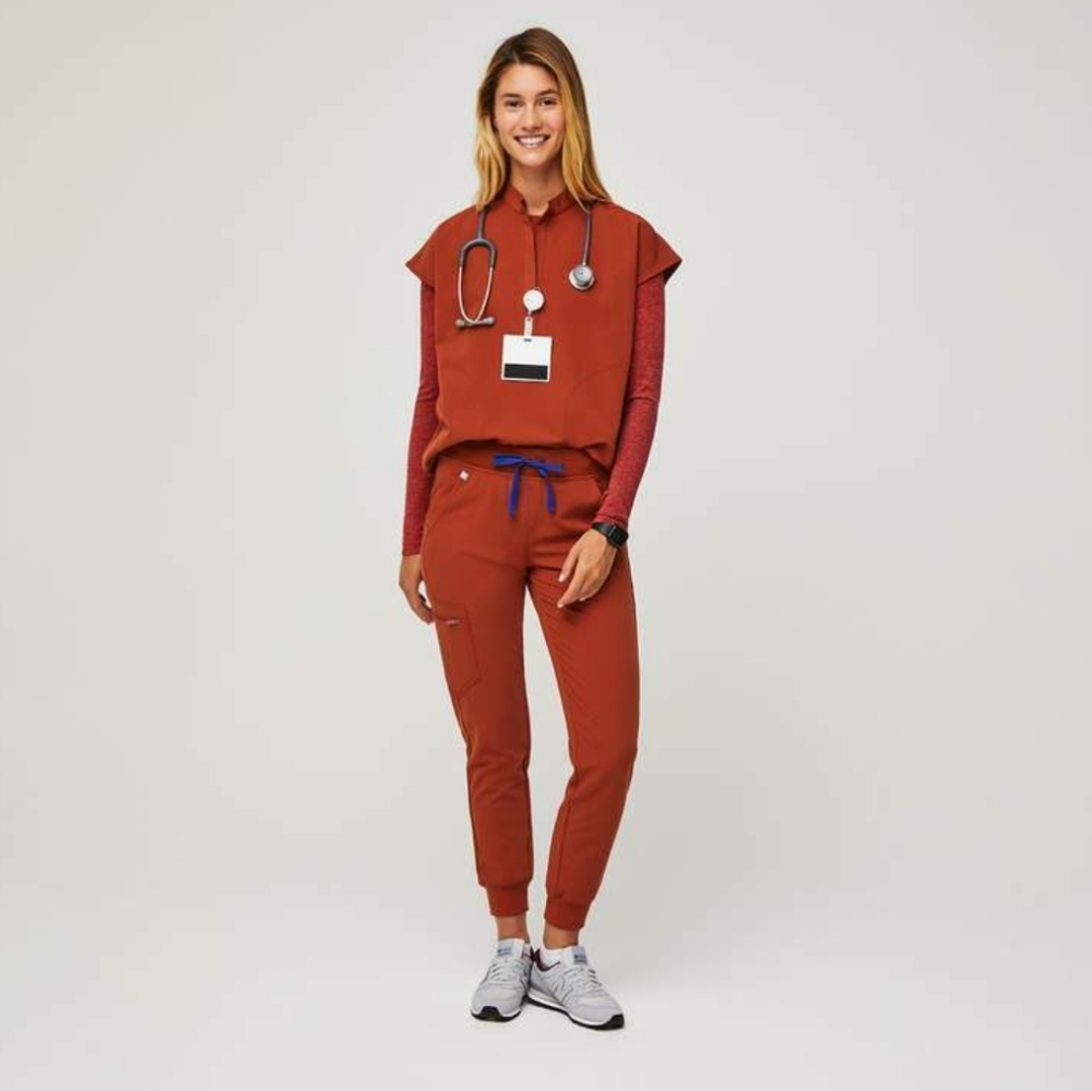 BNWT Figs Auburn Catarina Top and Zamora Jogger Regular Length Scrubs Set Sz XS